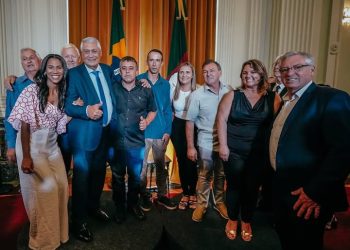 GOVERNADOR INTERINO: Vereadores participam de ato de posse