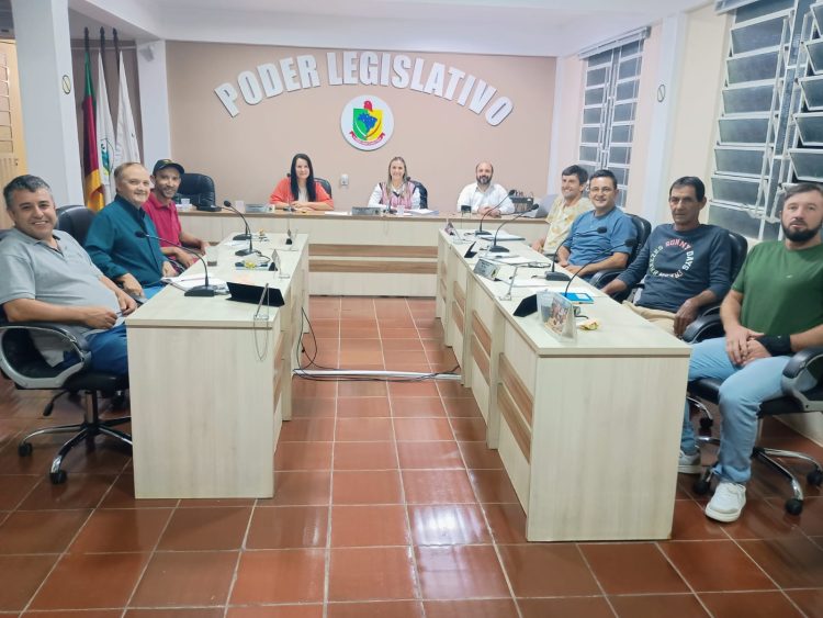 SESSÃO ORDINÁRIA: Vereadores apreciam 16 Projetos de Lei